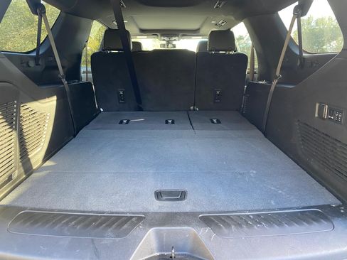 Used 2021 Chevrolet Suburban LT w/ LT Signature Package image 14