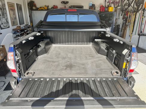 Used 2014 Toyota Tacoma PreRunner image 17