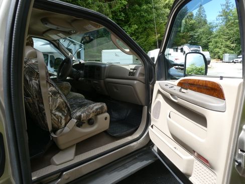 Used 2004 Ford F350 Lariat AWD/4WD image 12