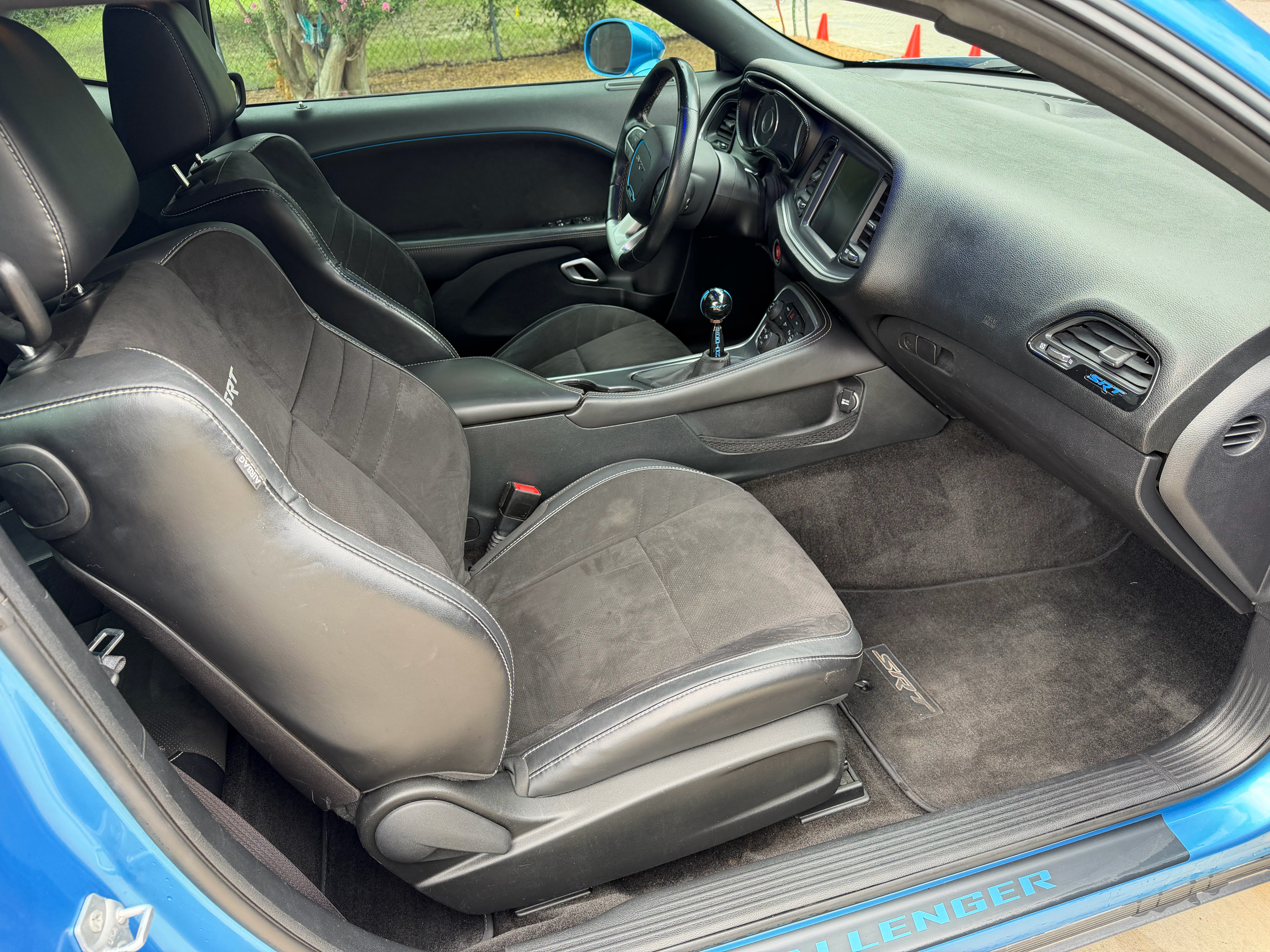 Used 2015 Dodge Challenger SRT RWD image 13