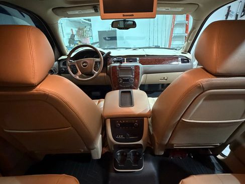 Used 2012 Chevrolet Tahoe LTZ AWD/4WD image 12