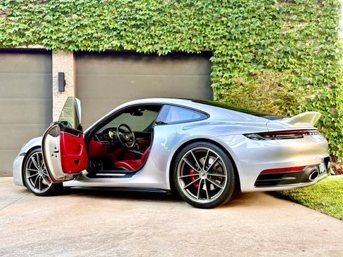 Used 2022 Porsche 911 Carrera S RWD image 1