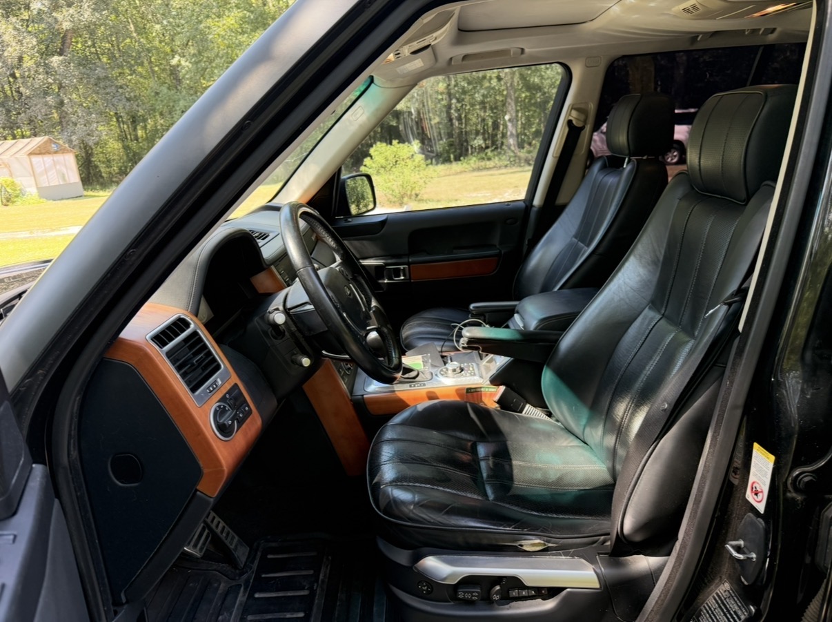 Used 2010 Land Rover Range Rover Supercharged AWD/4WD image 18