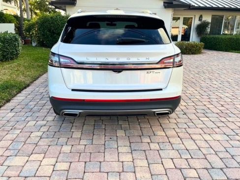 Used 2019 Lincoln Nautilus Reserve w/ Driver Assistance Package image 14