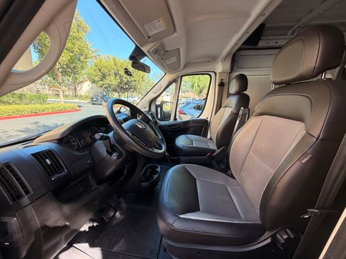 Used 2021 RAM ProMaster 2500 FWD image 12