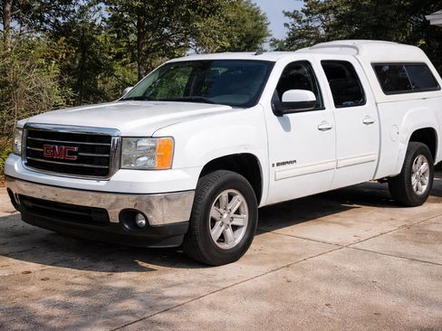 Used 2007 GMC Sierra 1500 SLT w/ Convenience Package image 1