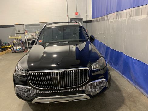 Used 2021 Mercedes-Benz Maybach GLS 600 4MATIC image 2