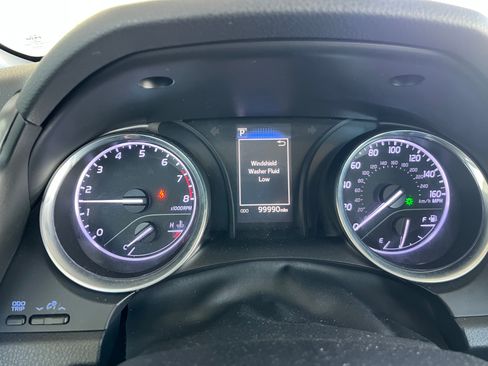 Used 2020 Toyota Camry SE w/ Carpet Mat Package image 13