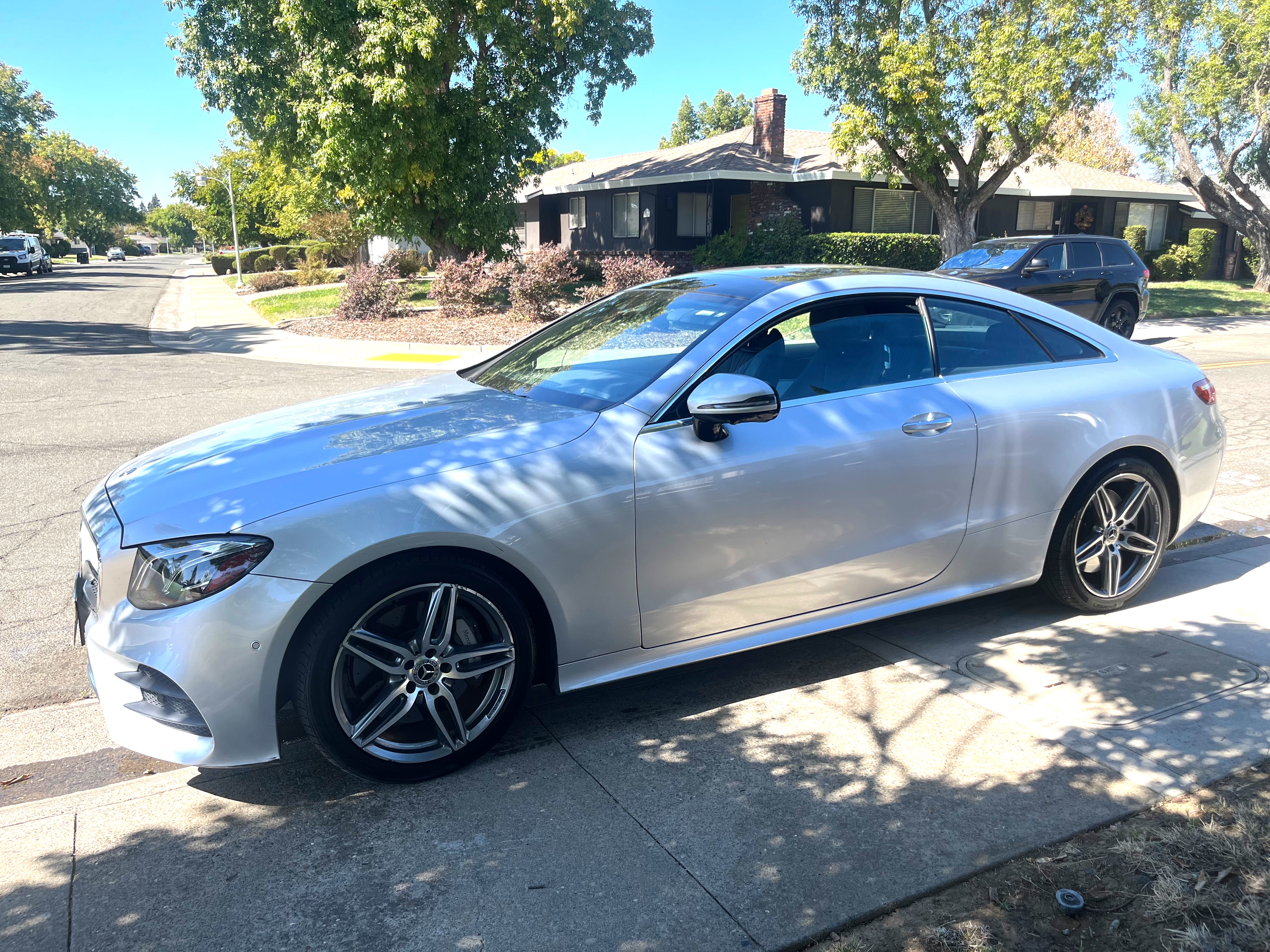 Used 2018 Mercedes-Benz E 400 Coupe image 2