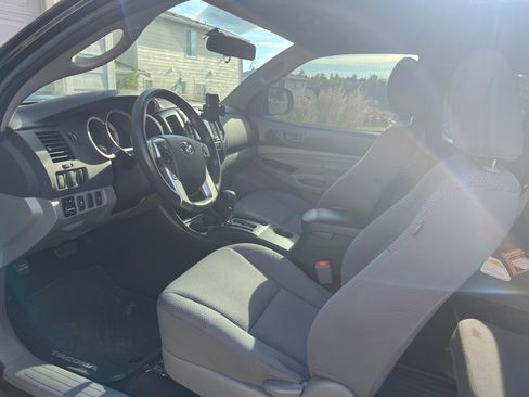 Used 2015 Toyota Tacoma 4x4 Access Cab V6 image 5