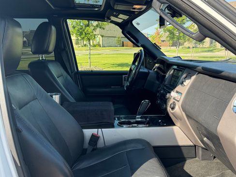 Used 2017 Ford Expedition Limited image 15