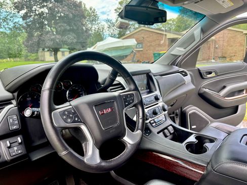 Used 2018 GMC Yukon XL SLT AWD/4WD image 9
