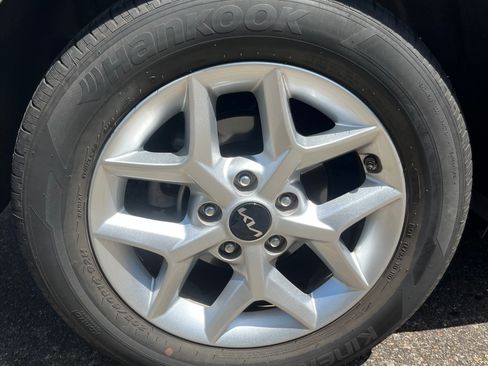 Used 2024 Kia Soul LX w/ Option Group 015 FWD image 14