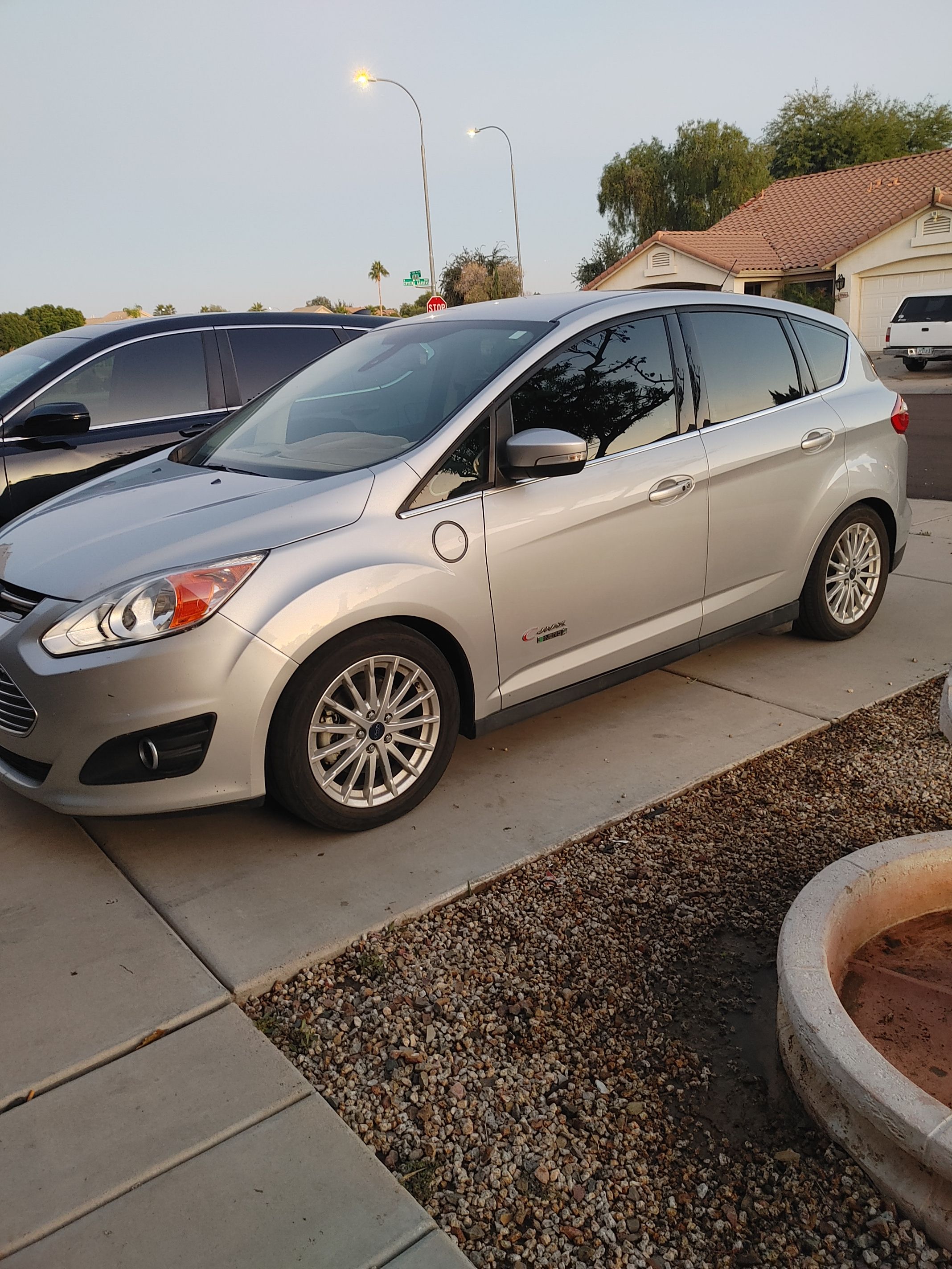 Used 2015 Ford C-MAX Energi SEL w/ Equipment Group 302A FWD image 2