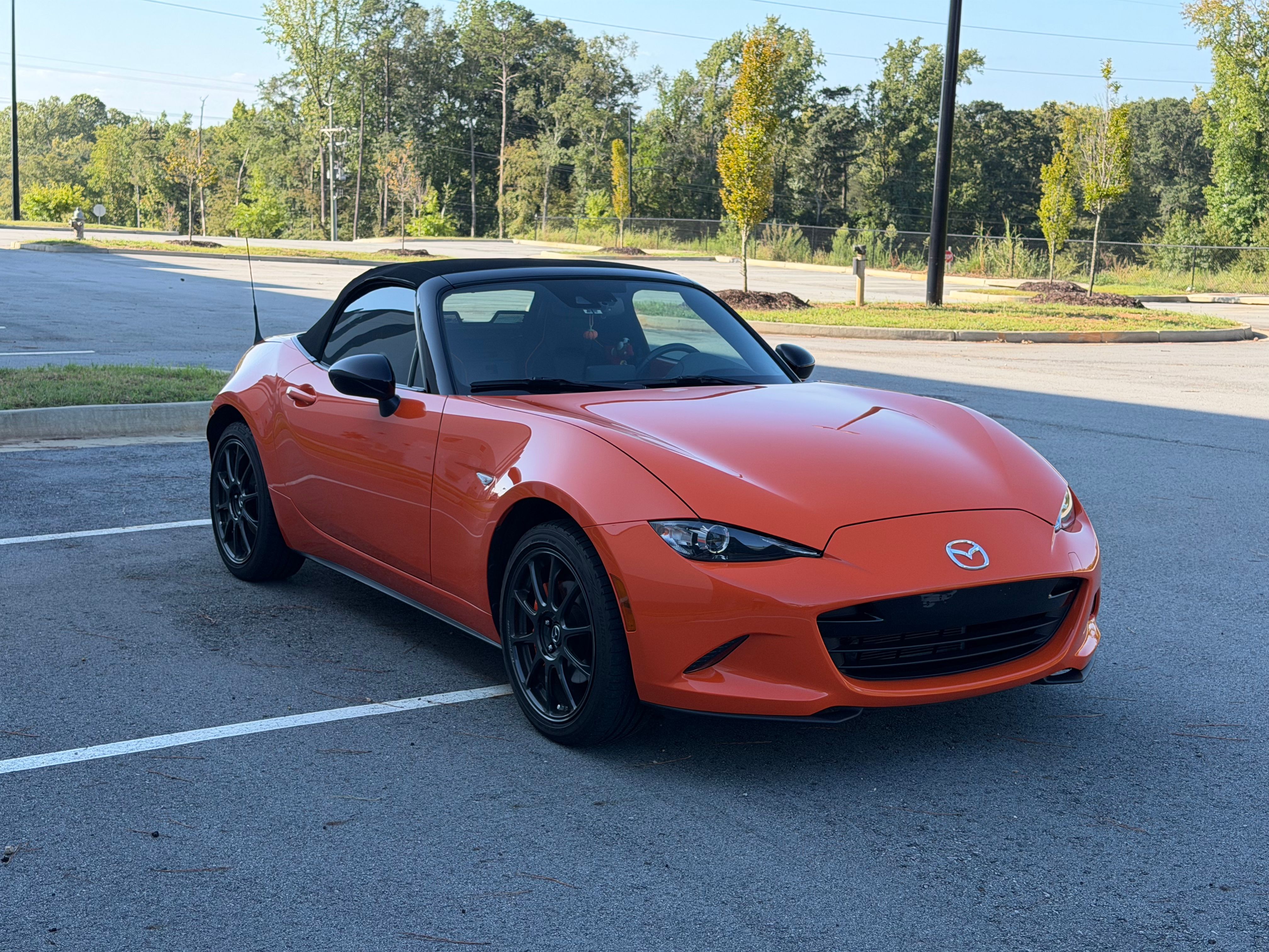 Used 2019 MAZDA MX-5 Miata 30th Anniversary RWD image 2