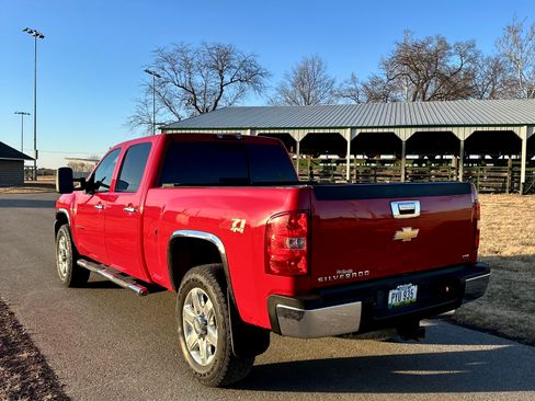Used 2008 Chevrolet Silverado 2500 LTZ w/ Suspension Package, Off-Road image 2