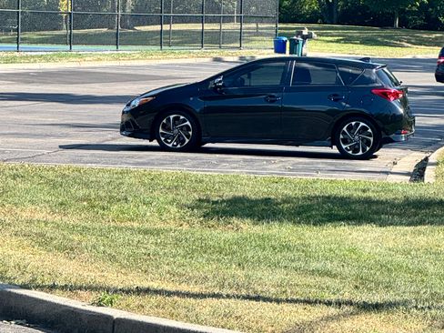 Used 2017 Toyota Corolla iM image 1