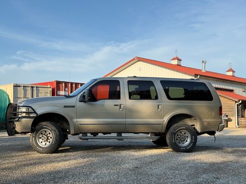 Used 2004 Ford Excursion Limited image 8