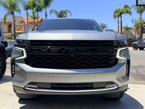 Used 2023 Chevrolet Suburban Premier w/ Advanced Technology Package AWD/4WD image 1