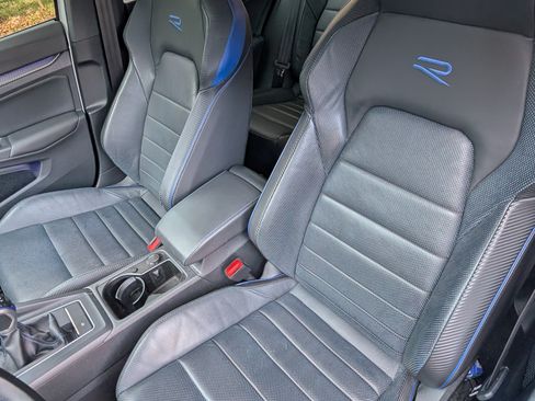 Used 2022 Volkswagen Golf R image 23