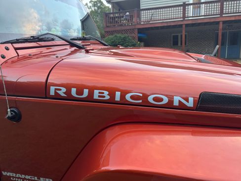 Used 2009 Jeep Wrangler Unlimited Rubicon w/ Dual Top Group AWD/4WD image 4