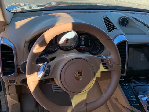 Used 2013 Porsche Cayenne S image 15