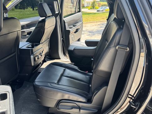 Used 2021 Ford Expedition XLT AWD/4WD image 13
