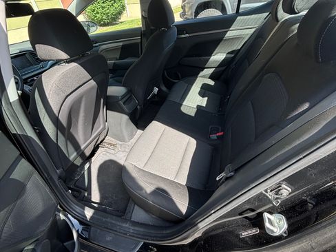 Used 2017 Hyundai Elantra Value Edition w/ Cargo Package FWD image 8