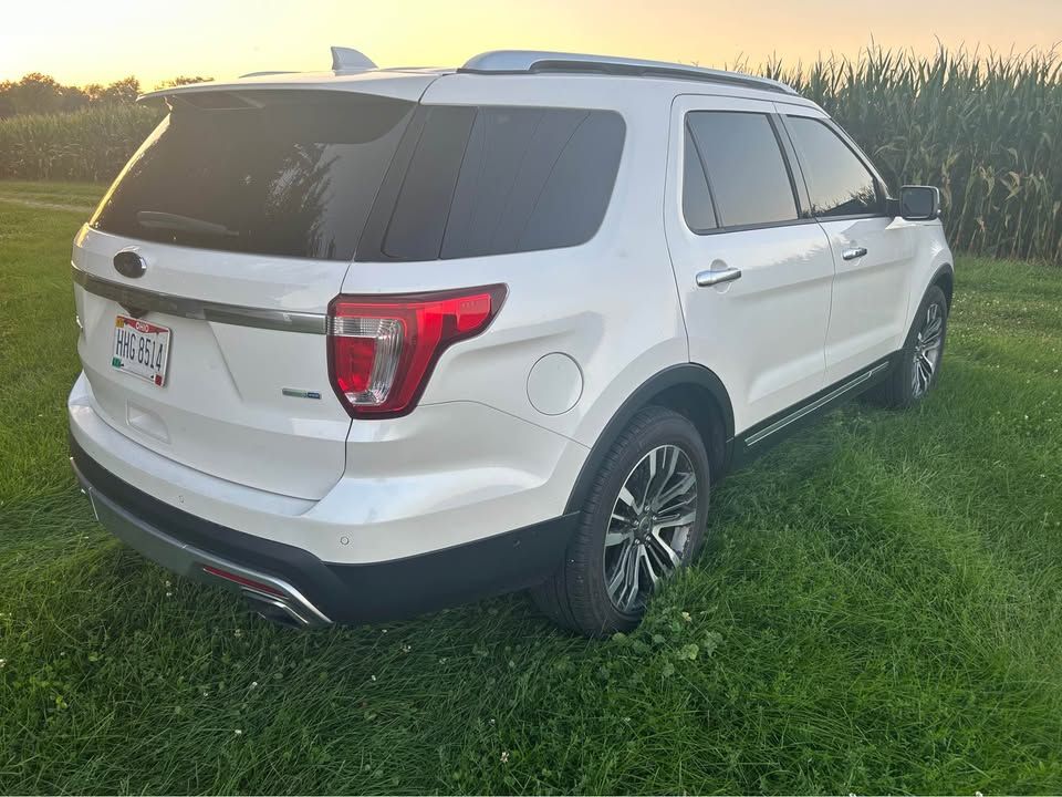 Used 2016 Ford Explorer Platinum AWD/4WD image 6