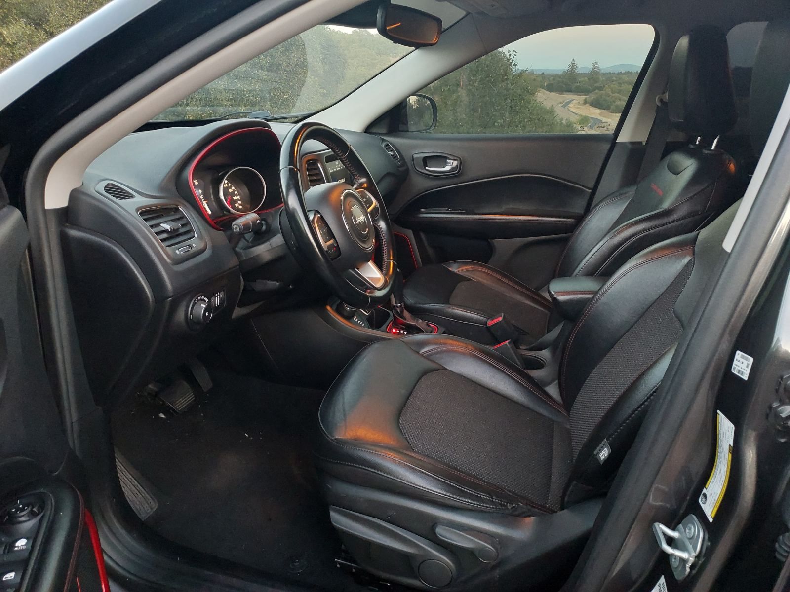 Used 2020 Jeep Compass Trailhawk AWD/4WD image 12