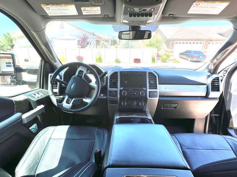 Used 2019 Ford F250 Lariat w/ Lariat Ultimate Package AWD/4WD image 15