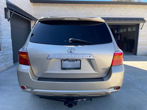 Used 2010 Toyota Highlander Limited image 12