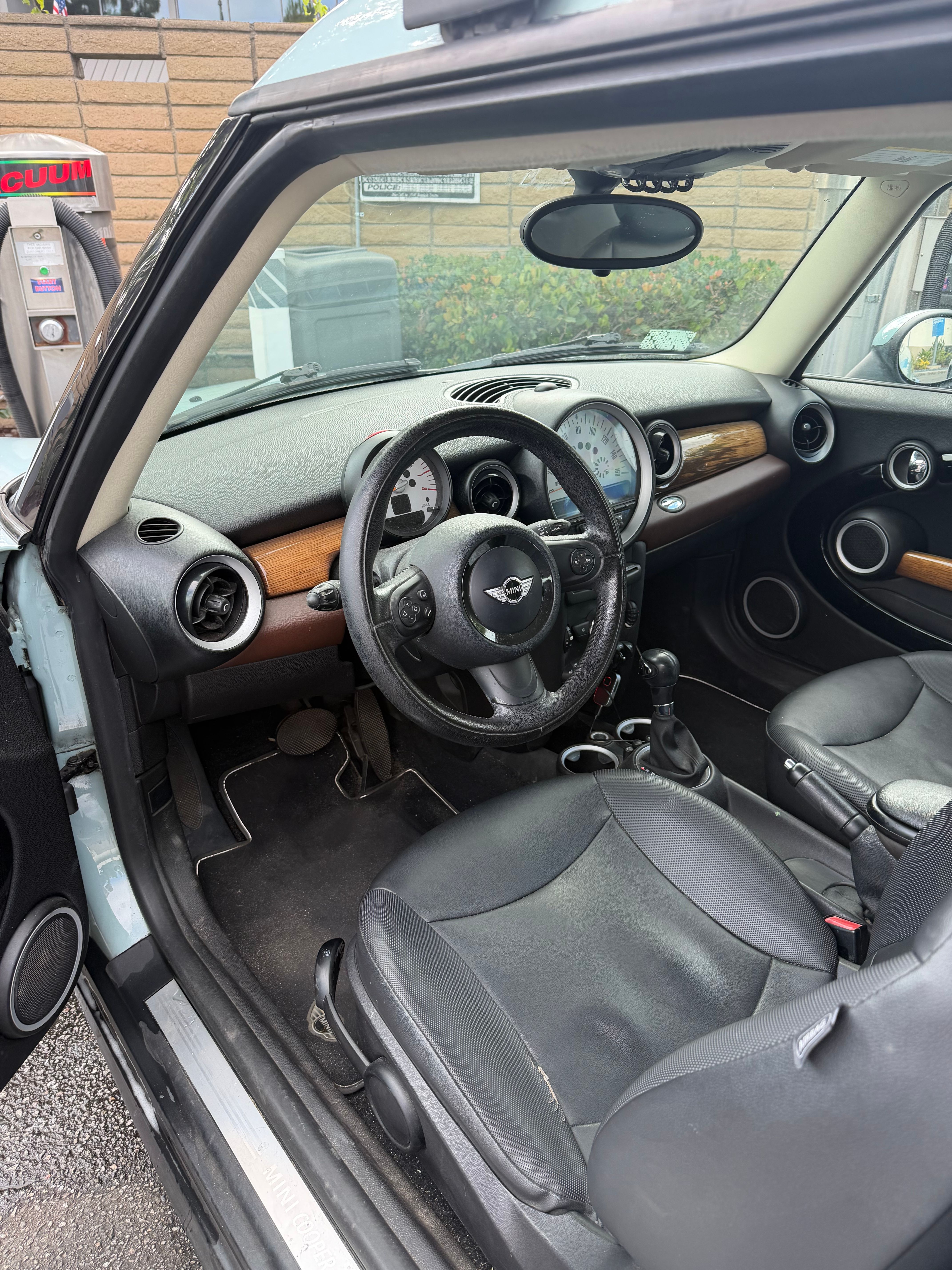 Used 2012 MINI Cooper Clubman FWD image 8