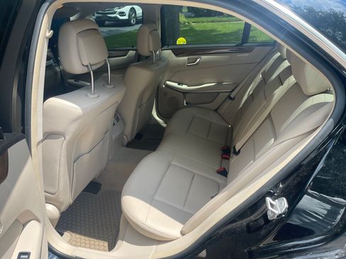 Used 2014 Mercedes-Benz E 350 4MATIC Sedan image 10