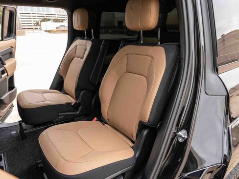 Used 2025 Land Rover Defender 130 V8 image 26