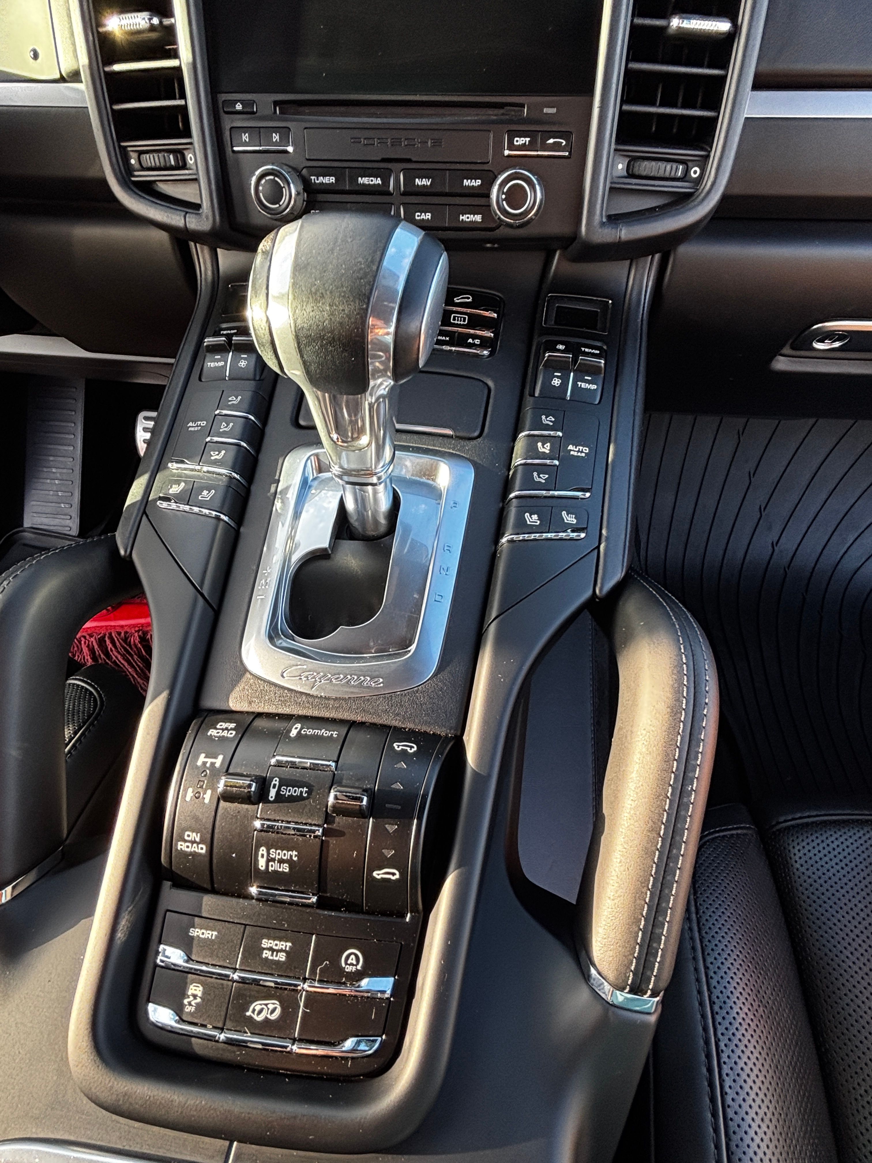 Used 2017 Porsche Cayenne GTS AWD/4WD image 12