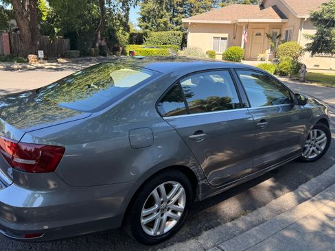Used 2017 Volkswagen Jetta S FWD image 5