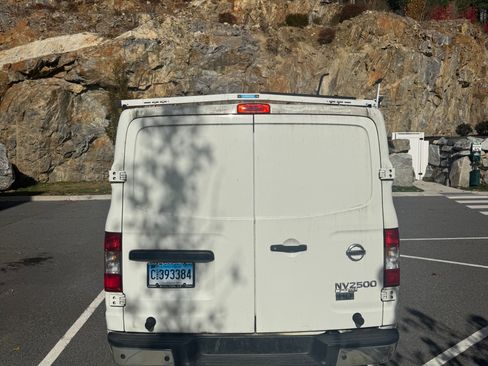 Used 2013 Nissan NV 2500 SV image 9