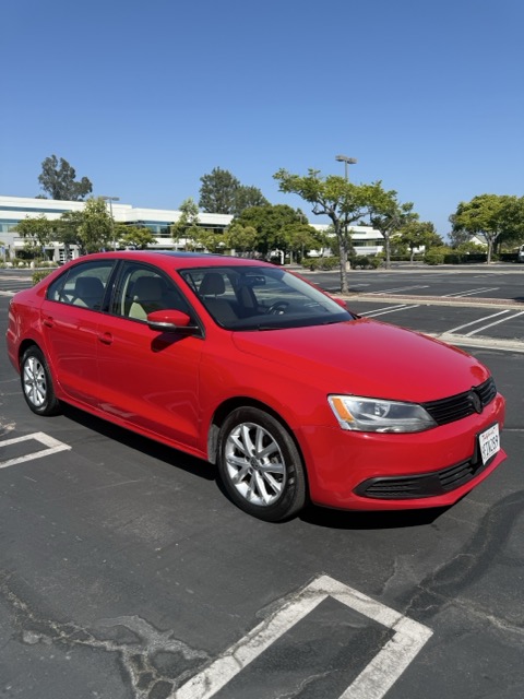Used 2012 Volkswagen Jetta SE FWD image 1