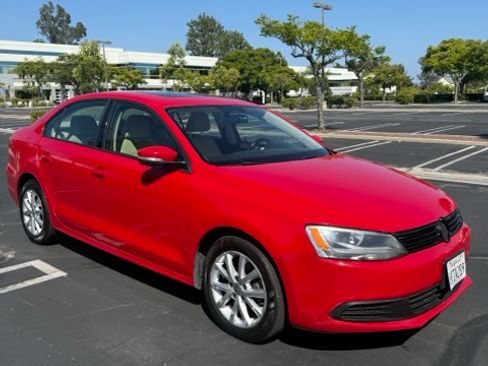 Used 2012 Volkswagen Jetta SE FWD image 6