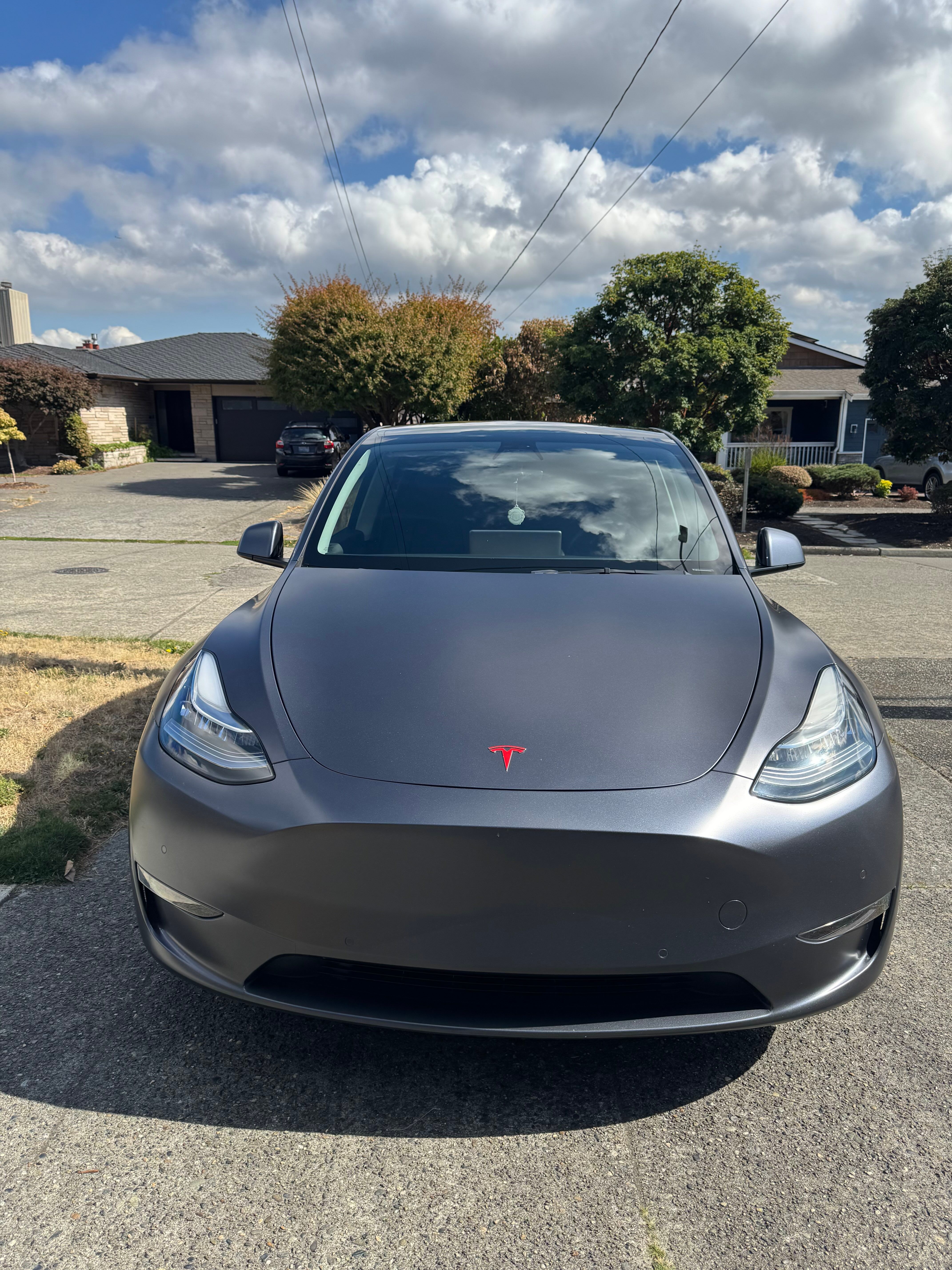 Used 2022 Tesla Model Y Long Range AWD/4WD image 1