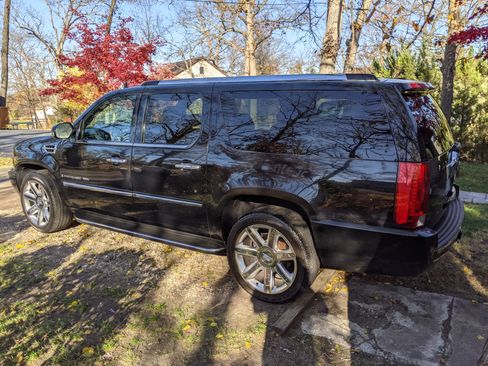 Used 2008 Cadillac Escalade ESV AWD image 10