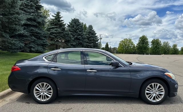 Used 2011 INFINITI M56 x w/ Deluxe Touring Pkg AWD/4WD image 4