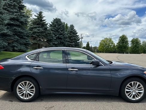 Used 2011 INFINITI M56 x w/ Deluxe Touring Pkg AWD/4WD image 4