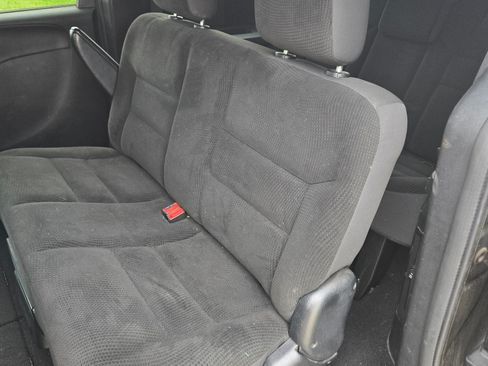 Used 2019 Dodge Grand Caravan SE image 9