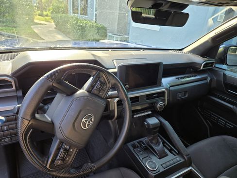 Used 2025 Toyota Tacoma SR5 image 6