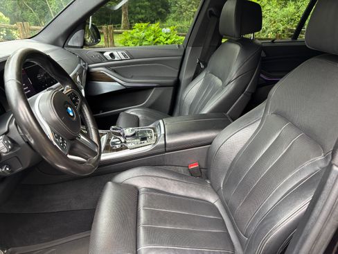 Used 2019 BMW X5 xDrive50i w/ M Sport Package AWD/4WD image 10