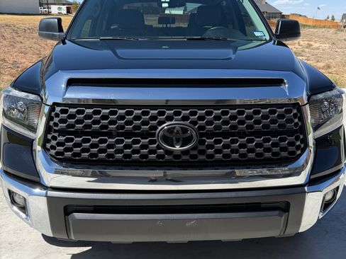 Used 2021 Toyota Tundra SR5 w/ SR5 Leather Package AWD/4WD image 9