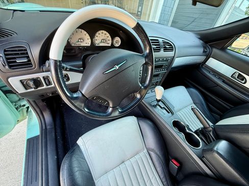 Used 2004 Ford Thunderbird image 13