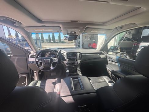 Used 2015 GMC Yukon XL SLT w/ Open Road Package image 11